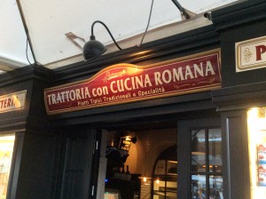Insegne Trattoria "Primo Cafè" a Campo de' Fiori