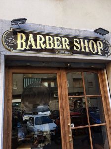 Insegna Barber Shop di Roma realizzata da Insegne Antiche