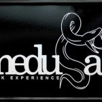 Insegna per Cocktail bar Medusa di Abbiategrasso Milano realizzata da Insegne Antiche